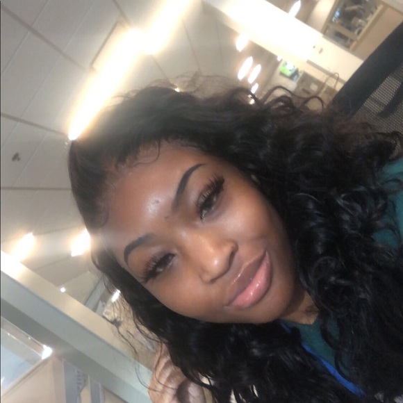 Meet your Posher, Elisa - Picture 1 of 1